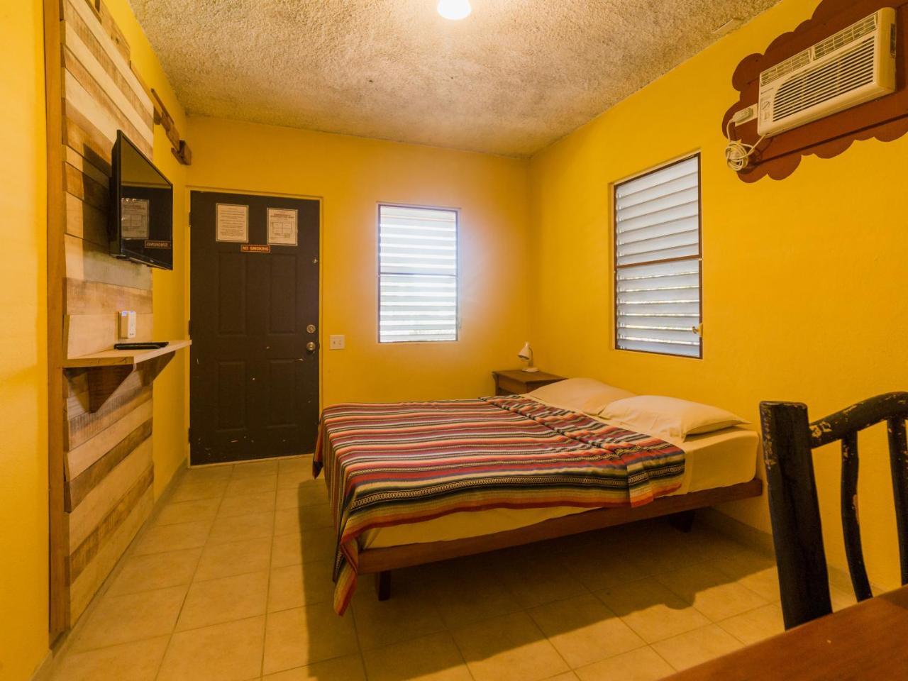 A Piece Of Ground Hostel Punta Gorda Buitenkant foto