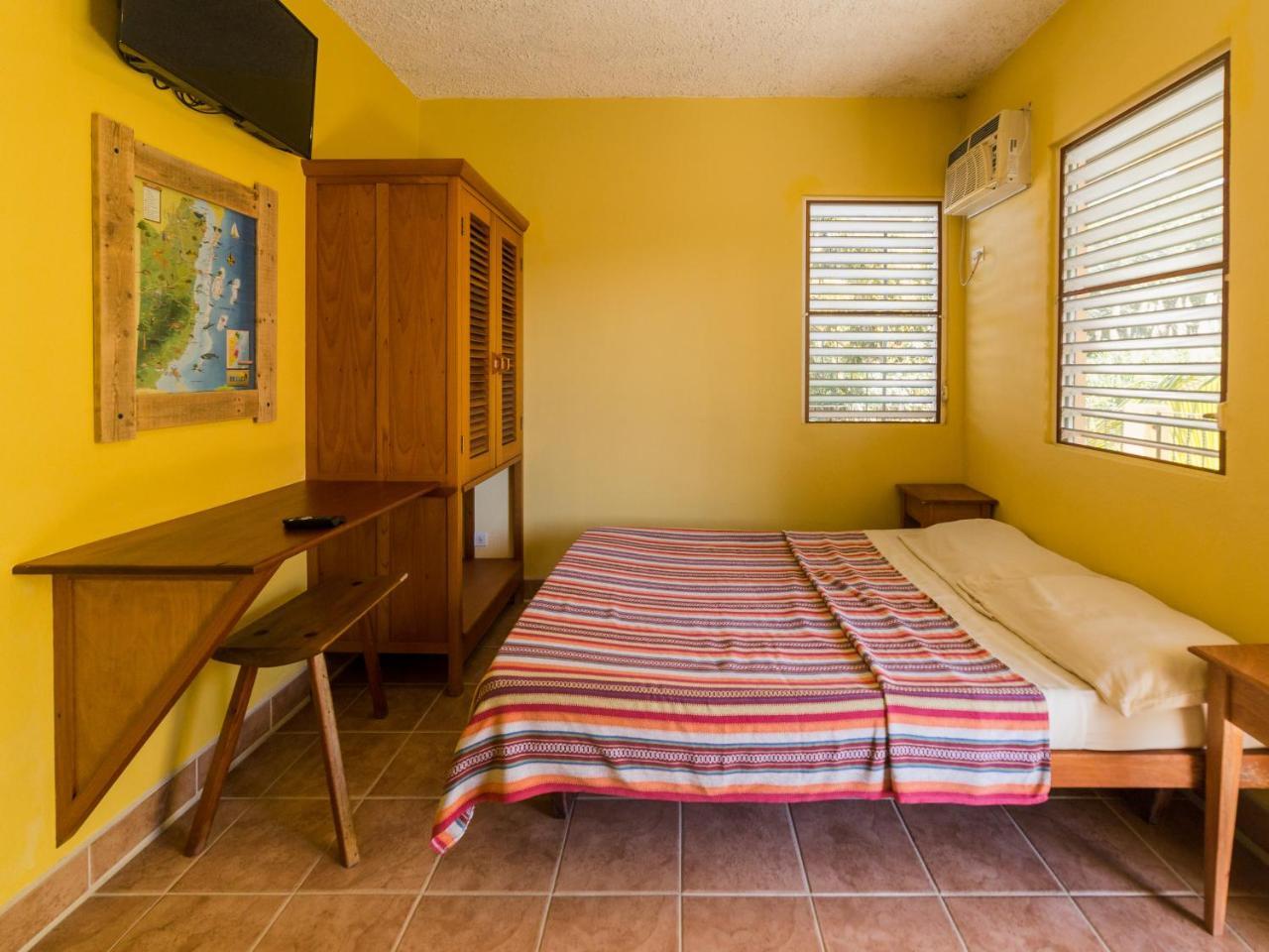 A Piece Of Ground Hostel Punta Gorda Buitenkant foto