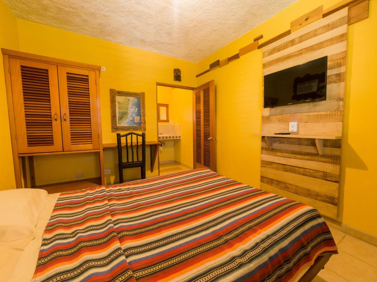 A Piece Of Ground Hostel Punta Gorda Buitenkant foto