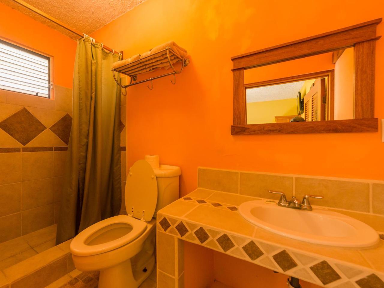 A Piece Of Ground Hostel Punta Gorda Buitenkant foto