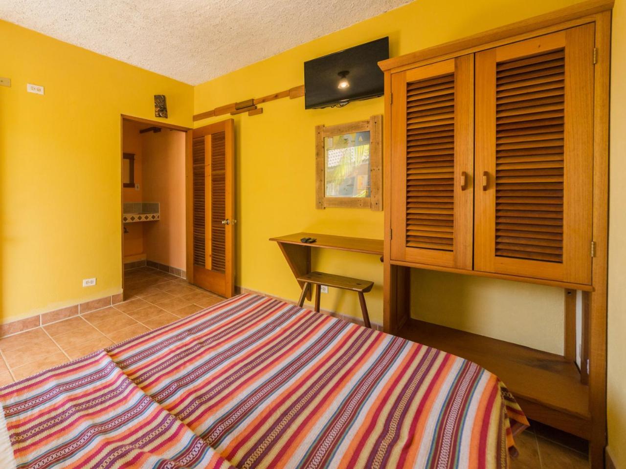 A Piece Of Ground Hostel Punta Gorda Buitenkant foto