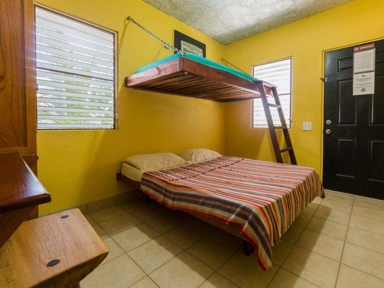 A Piece Of Ground Hostel Punta Gorda Buitenkant foto