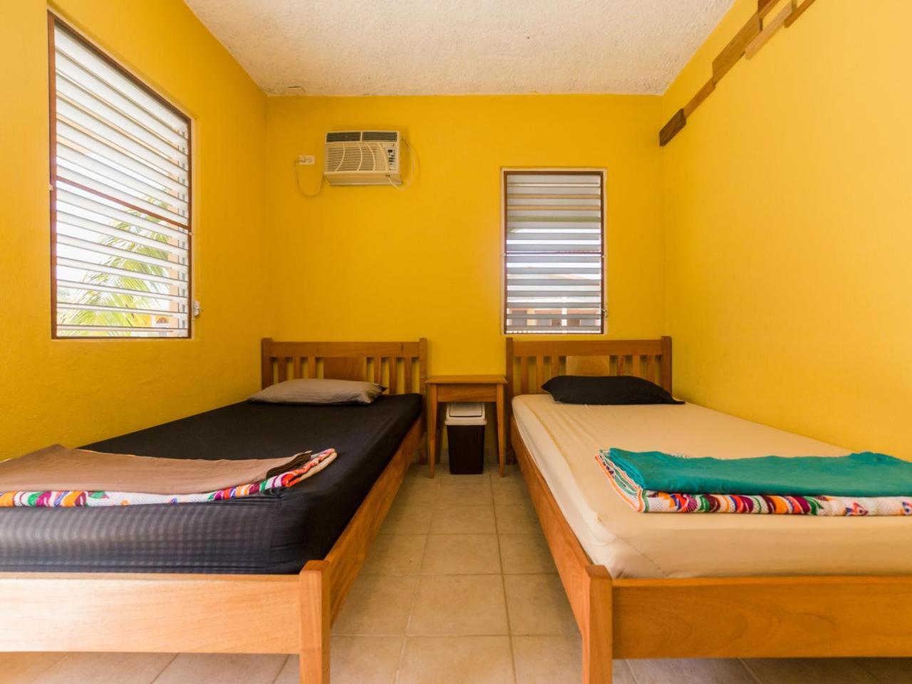 A Piece Of Ground Hostel Punta Gorda Buitenkant foto