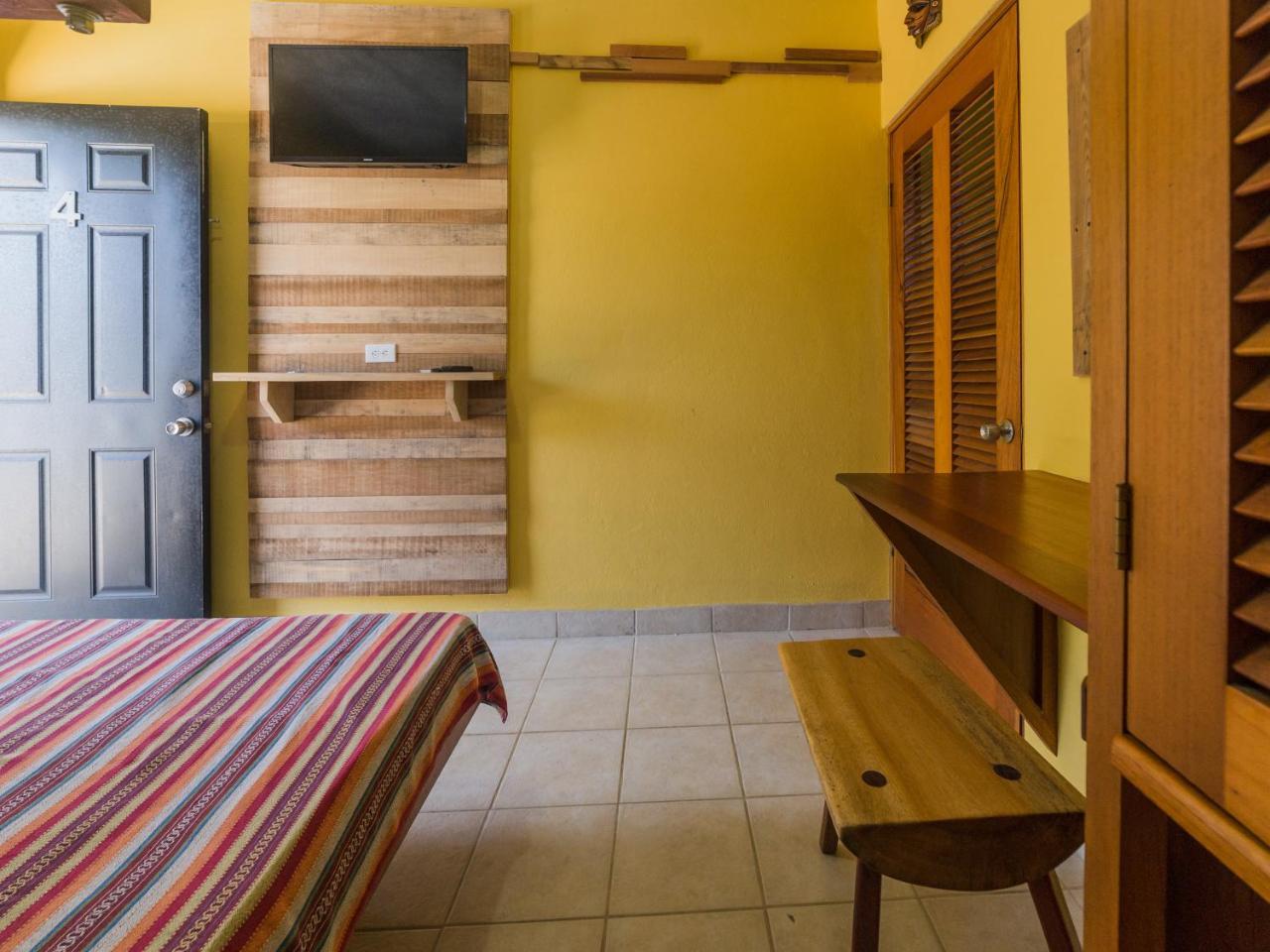 A Piece Of Ground Hostel Punta Gorda Buitenkant foto